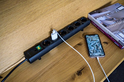 Stekkerdoos Brennenstuhl Comfort Plus 6vdig incl platte stekker 2m zw-2