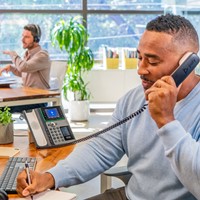 HP Poly Edge E450 IP-telefoon met PoE-ondersteuning-3