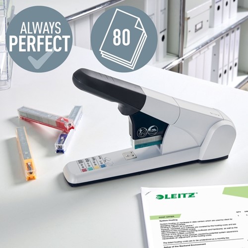 Nietmachine Leitz Heavy Duty 80 vel zilver-11