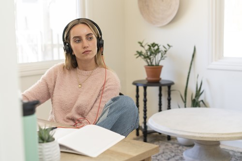 HP Poly Blackwire 8225 Stereo USB-C Headset + USB-C/A adapter-3