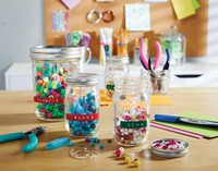 Reliëftape Dymo embossing vinyl 9mm wit op rood-4