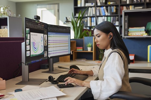 HP Poly Poly Voyager Free 60+ UC zwarte oplaadcase met touchscreen voor BT700 USB-A-adapter